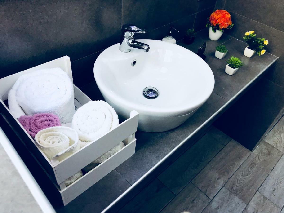 شقة Angelas House نابولي المظهر الخارجي الصورة